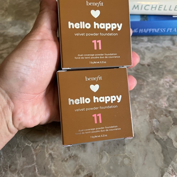 Benefit Hello Happy Velvet Powder Foundation 11 - Picture 2 of 4